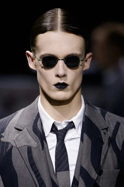Look 63